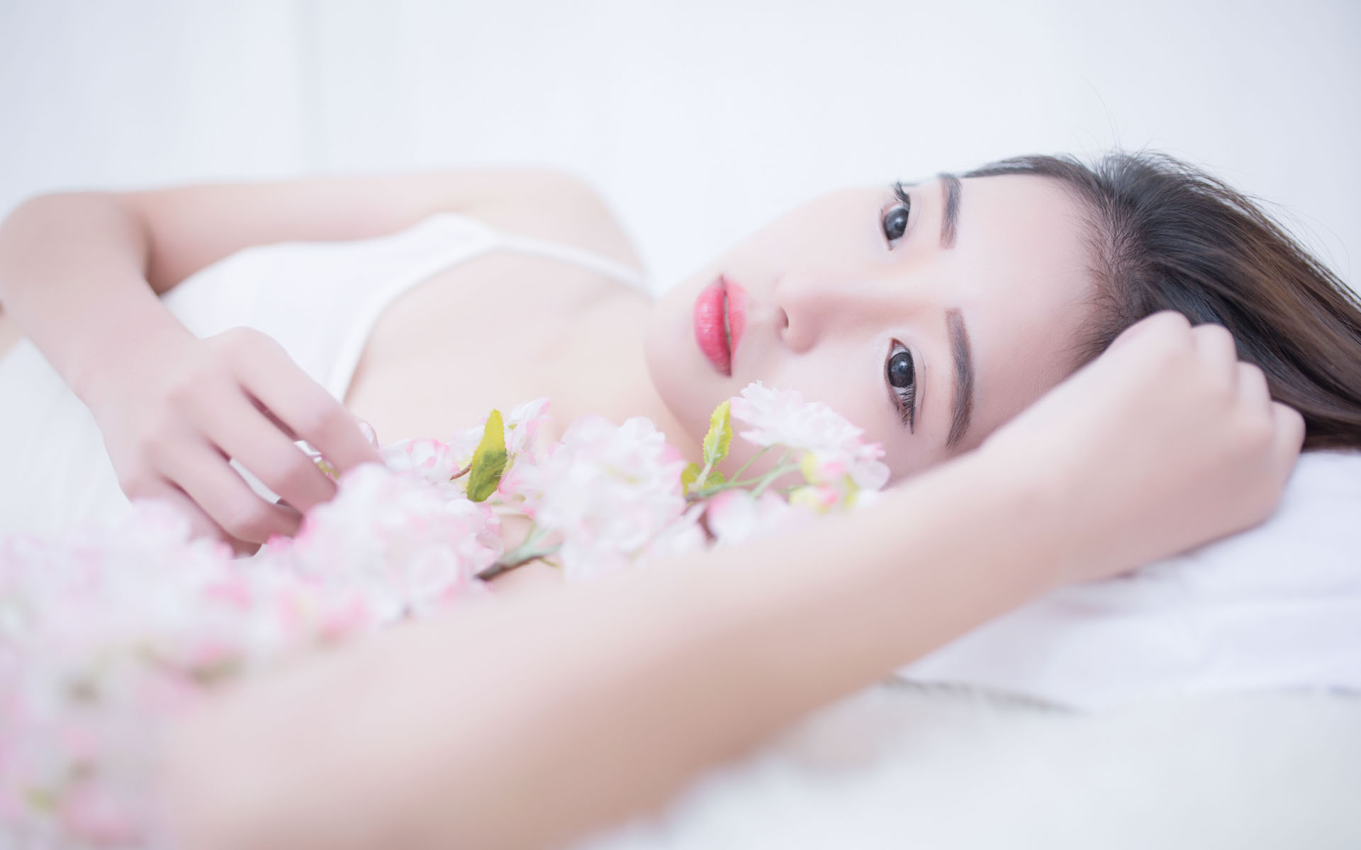 甘南藏乡也有簪花姑娘：身上服饰都是传家宝